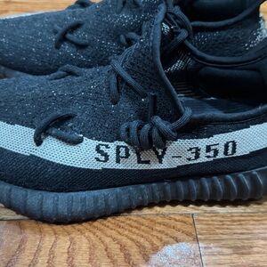 Yeezy 350 v2 Core Black White